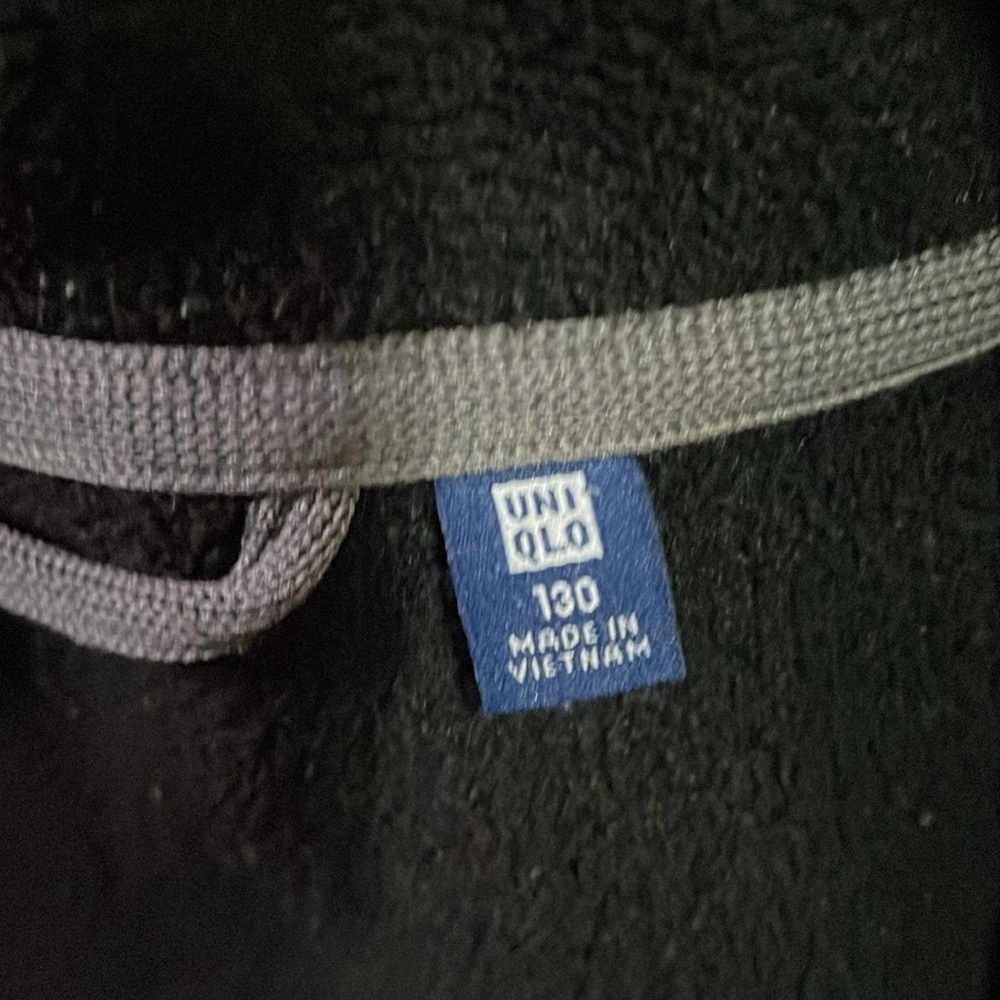 Uniqlo Fleece Zip Up Sweater Size 130 - Picture 3 of 5